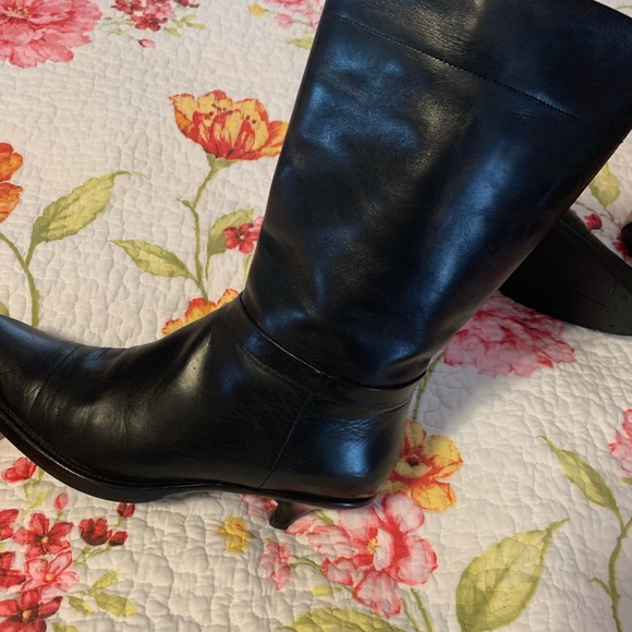 Prada Soft Leather Black boots with Kitten heels - Picture 2 of 16